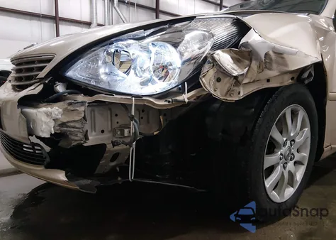 2004 Lexus Es 330 z USA, uszkodzony, nr VIN JTHBA30G645003982